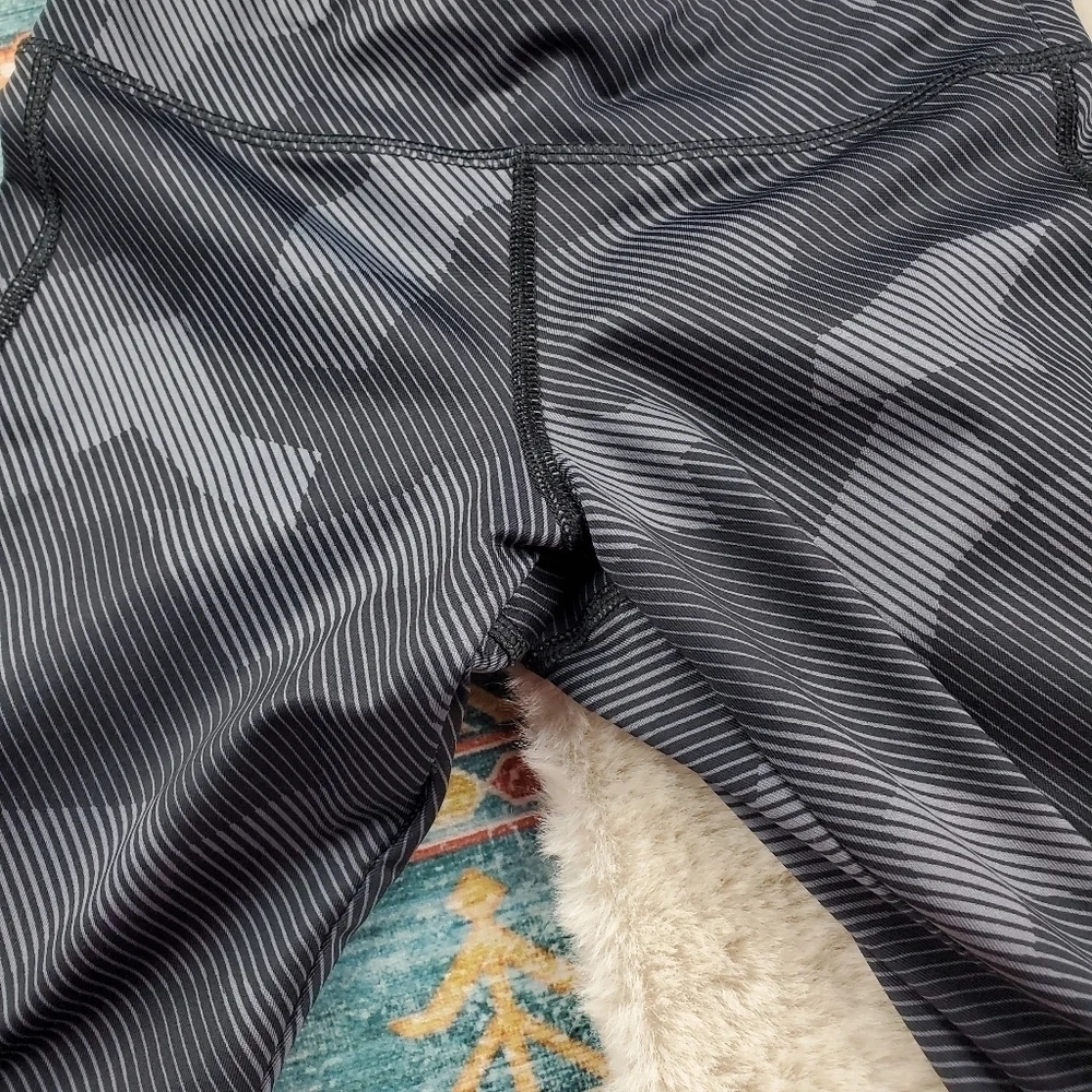 Old Navy Active Black Gray Girl Legging Medium (8)